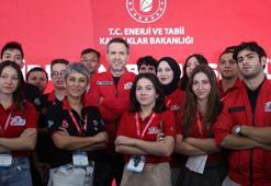 Bakan Bayraktar TEKNOFEST gençliğiyle buluştu: Türkiye’nin nükleer geleceği için çok önemli!