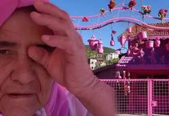 Isparta'nın pembe renk tutkusuyla bilinen 'Barbie Teyzesi' pembe evine mahkum kaldı