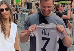 Tolga Sarıtaş-Zeynep Mayruk çiftinden oğulları ile ilk kare!