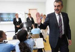 Bakan Tekin'den okul ziyareti