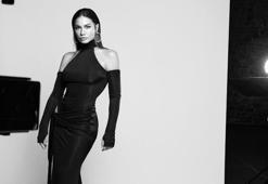 Demet Özdemir'den siyah beyaz pozlar! 'Değişimlere tanık olacağız'