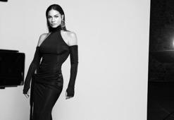 Demet Özdemir'den siyah beyaz pozlar! 'Değişimlere tanık olacağız'