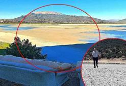 Türkiye’nin dördüncü büyük gölünde büyük şok! İkiye bölündü: ‘Çok kötü durumda’