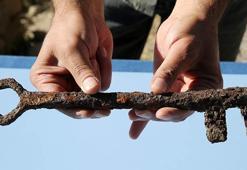 Bitlis Kalesi’nden tarihe açılan kapı! 500 yıllık devasa demir anahtar gün yüzüne çıktı