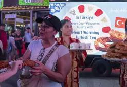 New York’ta Türk esintisi: Times Meydanı’nda simit ve çay dağıtıldı