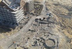 Bakan Ersoy duyurdu! Ani'de yeni keşif