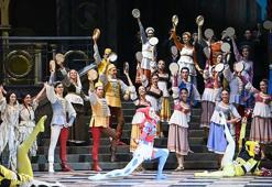 Bolşoy'un 350 kişilik dev kadrusu İstanbul'da ayakta alkışlandı