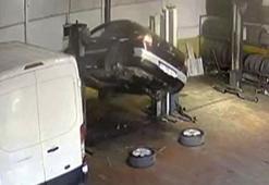 Arnavutköy'de otomobil liftten düştü; tamirci son anda kurtuldu