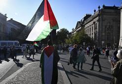 Berlin'deki Filistin'e destek yürüyüşüne 100 bini aşkın kişi katıldı