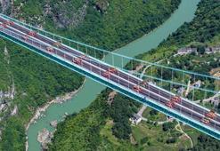 Mühendislik harikası! Dünyanın en büyük köprüsü hizmete açıldı