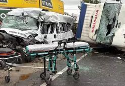 Tekirdağ'da can pazarı! İşçi servisi ile kamyon çarpıştı: Ölü ve yaralılar var