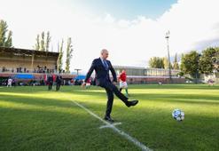 TBMM Başkanı Kurtulmuş, Türkiye ve Macaristan parlamenterleri arasındaki dostluk maçını izledi