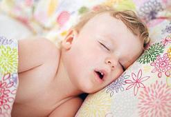 Ağzı açık uyuyorsa dikkat! Fiziksel ve zihinsel gelişim geriliğine yol açabiliyor