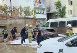 Bursa'da otoparkta 3 araç bir anda alev aldı