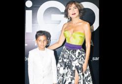 Filistinli çocuklar için söyledi