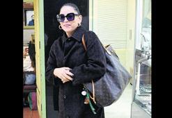 ‘Parayla saçma geliyor’