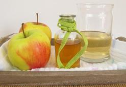 Yağlı saçlar kabusunuz olmasın! Çözümü bu kadar basitmiş, suyla karıştırın