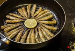 Evde balık kokusuna son veren teknik! Balık kokusunu vakum gibi çekiyor