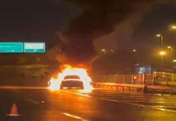 15 Temmuz Şehitler Köprüsü'nde seyir halindeki araç cayır cayır yandı