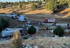 Son dakika... Mersin'de minibüs şarampole yuvarlandı: 4 kişi hayatını kaybetti