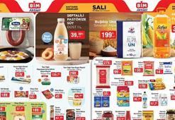 YARIN RAFLARDA SATIŞA ÇIKIYOR! BİM 10 Ekim Cuma aktüel kataloğunda hangi ürünler satışa sunulacak? Cam Kettle, Mutfak Robotu, Ankastre Set, Üflemeli Saç Şekillendirme Seti, Hibrit Tıraş Makinesi...