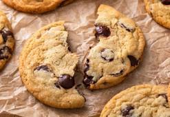 Fırında yayılmayan kurabiye tarifi! Hamuru burada bekletin, kıyır kıyır oluyor