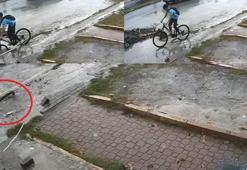 Hatay'da kan donduran görüntü! Bisikletiyle yağmur suyu dolu çukura düştü