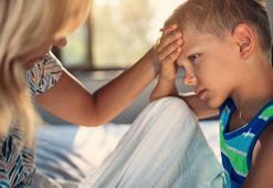 Çocuğunuzun baş ağrısı masum da olabilir, tehlikeli de! Ne zaman doktora başvurmalı?