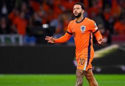 Memphis Depay tarihe geçti! Hollanda farklı kazandı