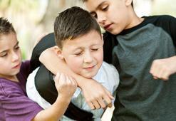 Akran zorbalığı artıyor! Çocuklarımızın duygusal güvenliği tehlikede mi?