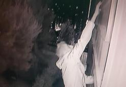 Kadıköy'de binalara tırmanarak milyonlarca liralık hırsızlık yapan şüpheliler kamerada