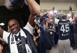 Vincent Aboubakar'dan 2 yıllık imza! Taraftara üçlü çektirdi