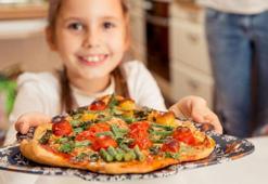 Krep pizzayı yapan hazırını unutuyor! Hamur açmadan 5 dakikada sofrada, lezzeti efsane