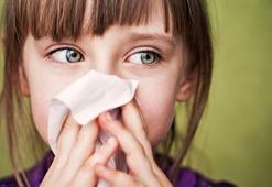 Çocuklarda burun akıntısı basit bir nezle olmayabilir! Rengi ve süresi bir alarm