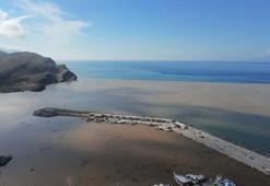 Bir gecede denizin rengi değişti! Gökçeada’da şaşırtan doğa olayı