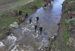 İzmir Foça'da selde kaybolan kişiyi arama çalışmaları sürüyor