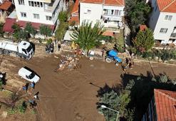 Selin etkilediği Foça'da temizlik çalışmaları sürüyor