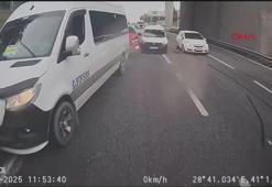 Esenyurt'ta 4 aracın karıştığı zincirleme kaza kamerada