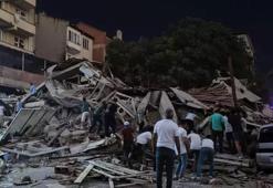 Balıkesir'deki depremin ardından ağır hasarlı bazı binalar yıkıldı