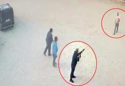 Köy meydanında kanlı düello! Silah doğrultan adamın üzerine yürüyüp bıçakla öldürdü