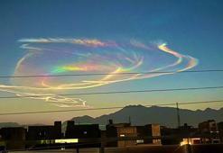 'Ateş gökkuşağı' görenleri büyüledi! 'Nadiren oluşuyor'