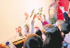 Bursa’da Karagöz gölgenin büyüsüne çağırıyor