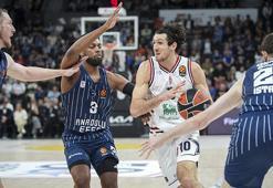 Euroleague'de Anadolu Efes uzatmalarda yıkıldı