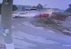 İzmir'deki feci kaza kamerada: 2 ölü, 4 yaralı