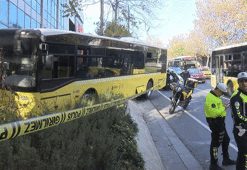 Beşiktaş'ta şoförünün kalp krizi geçirdiği İETT otobüsü kaza yaptı