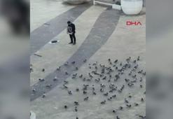 Atatürk'ün portresi ile tek başına saygı duruşunda bulundu