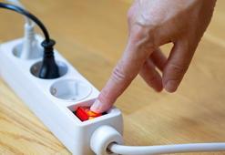 Bu iki cihazı aynı anda uzatma kablosuna takmayın! Yangın çıkmasına neden olabilir