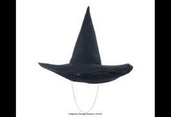 Cadının şapkası satılıyor