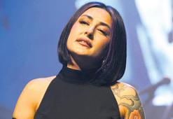 Atatürk’ün sevdiği şarkıları söyledi