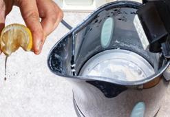 Su ısıtıcısında kireç mi birikiyor? İngilizlerin limon yöntemi hayat kurtarıyor